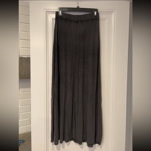 Brandy Melville Maxi Skirt - Picture 3 of 3
